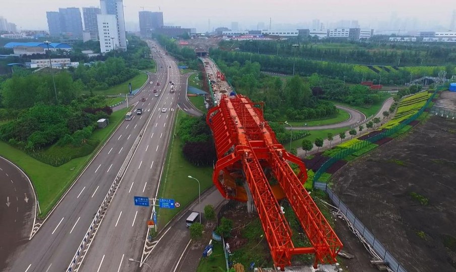 重庆市午夜十八禁四号线保税港站至寸滩站桥梁施工